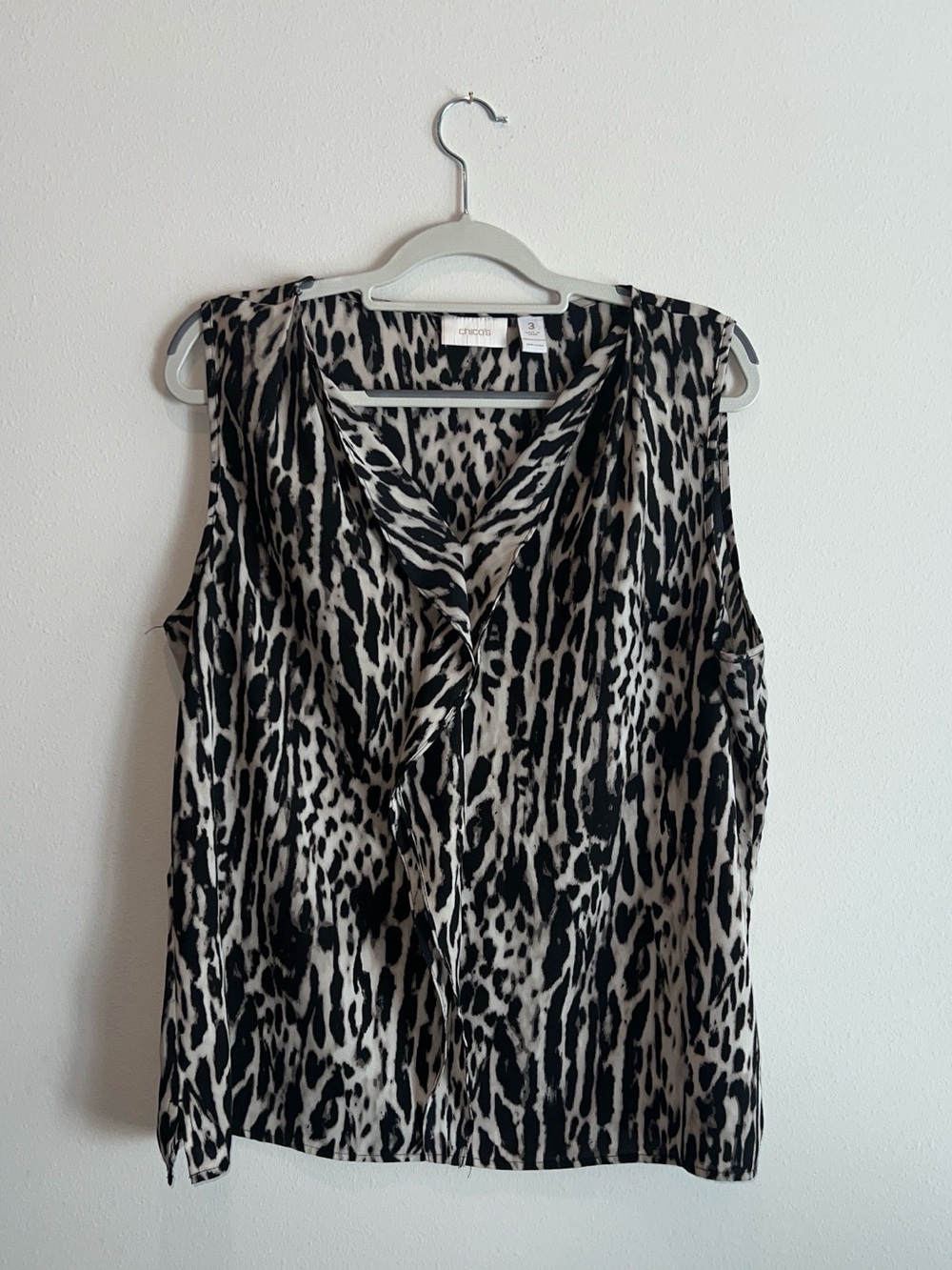 Chicos Womens Sz 3 (US XL) Sleeveless Ruffle V Neck Blouse Leopard Animal Print